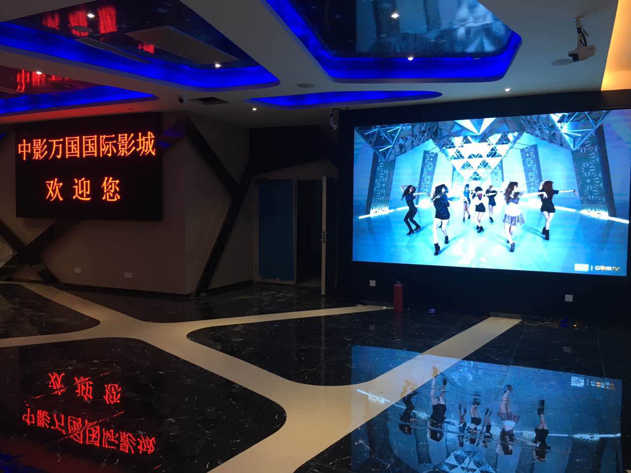 邻社室内全彩显示屏