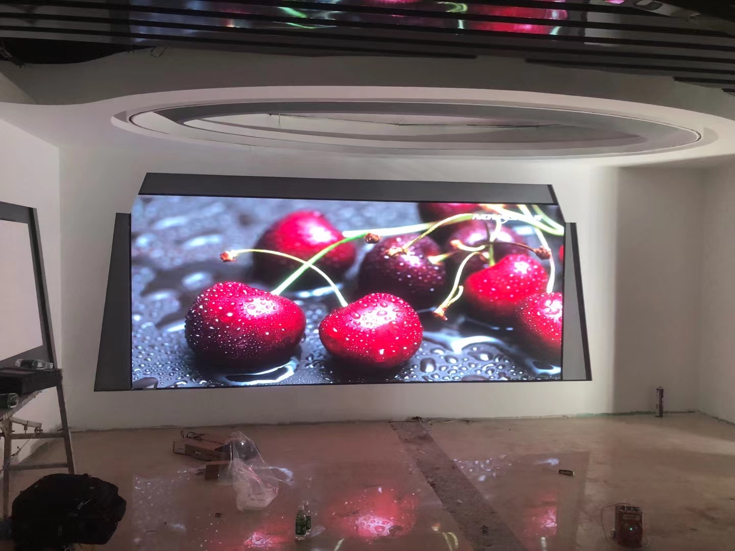 山东临沂包装科技室内LED显示屏安装效果案例